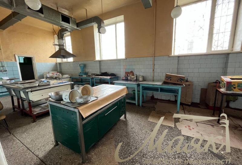 Продаж їдальні, два поверхи,634 к.м. вул. В.Зайцева, Цирк