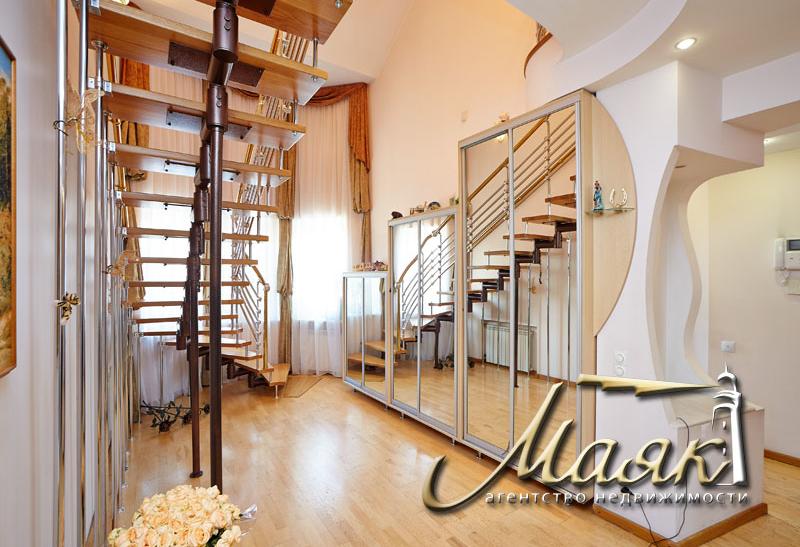 Предлагается к продаже 5-ти комнатная квартира.