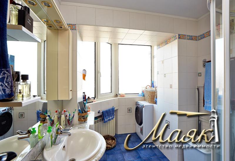 Предлагается к продаже 5-ти комнатная квартира.