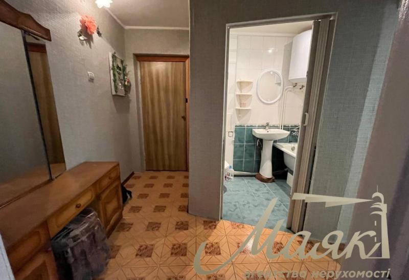 продам 2-к.кв.Осипенковский мкрн. ул. Зестафонская