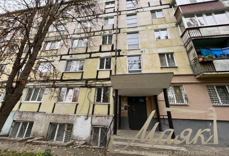 продам 2-к.кв.Осипенковский мкрн. ул. Зестафонская