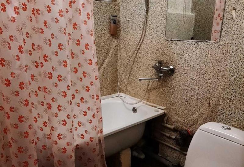  продам 1-к.кв.1/5 ул.Зап.казачества, ост.ПОЧТА