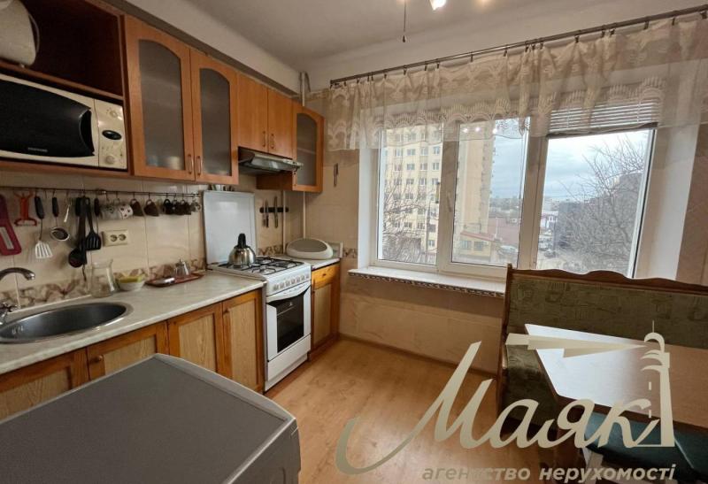 продам 2-к.кв.3/9,ЦЕНТР Хорт.р-ну,АМСТОР,пр.Юбилейный