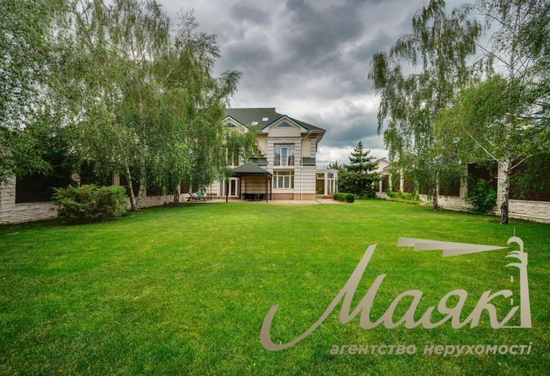 Безупречный дом на Великом Лугу.